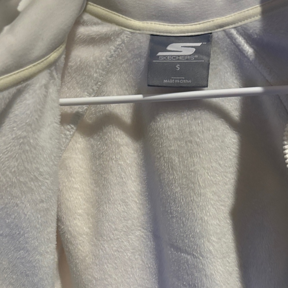 Skechers Women's Soft White Jacket - Picture 3 of 5